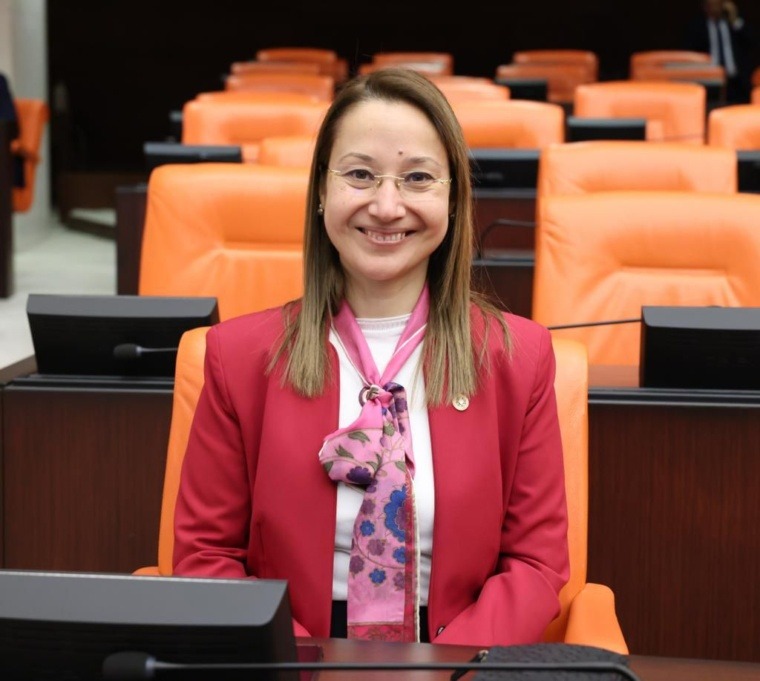 MİLLETVEKİLİ BAKBAK: BAYRAMIN İNSANLIĞA HUZUR GETİRMESİNİ TEMENNİ EDİYORUM