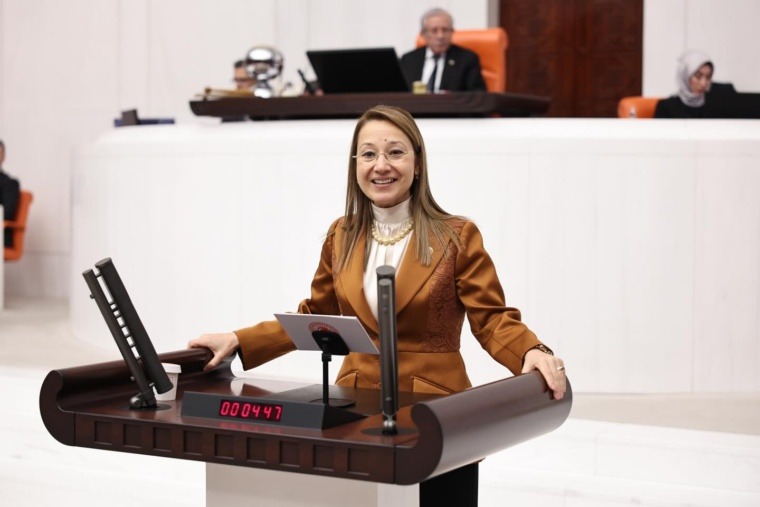 Derya Bakbak: Kıymetli Eserlerin İhyası İle İlim Ve Bilimin Bayrağı AK Parti’nin Elinde Yükseliyor.