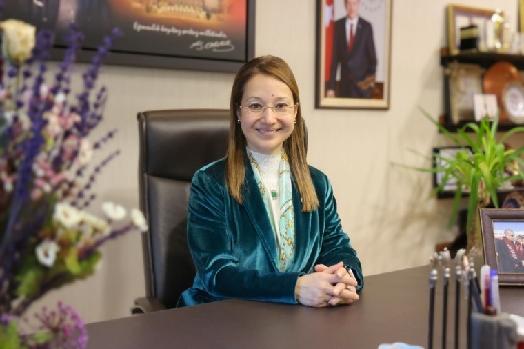 DERYA BAKBAK’TAN YENİ YIL MESAJI: “BİRLİKTE ÜRETMEYE, BİRLİKTE BÜYÜMEYE DEVAM EDECEĞİZ”