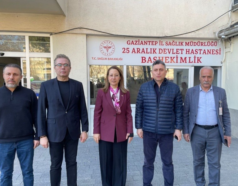 AK PARTİ MİLLETVEKİLİ DERYA BAKBAK’TAN HASTANEDE DUYGUSAL RAMAZAN ZİYARETİ