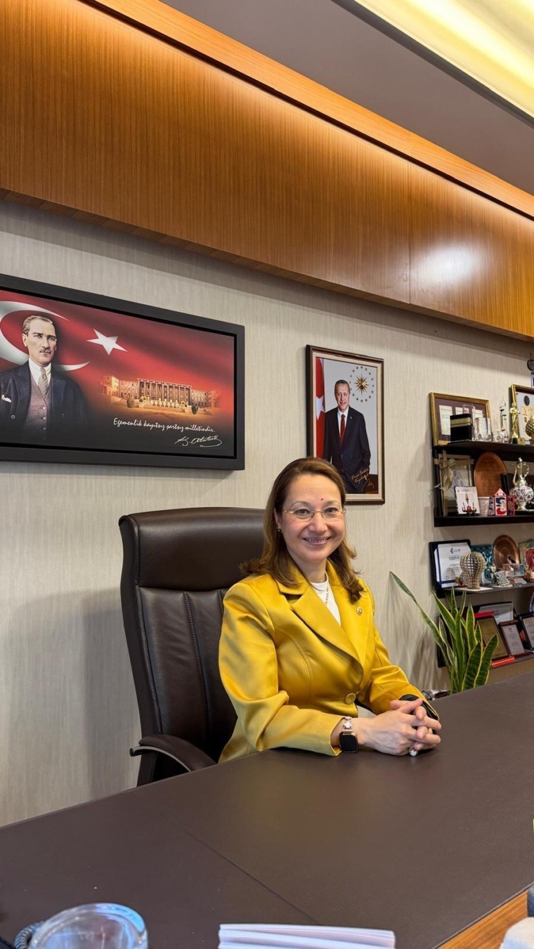 DERYA BAKBAK’TAN 23 NİSAN MESAJI: “EGEMENLİK MİLLETİN, GELECEK ÇOCUKLARIMIZINDIR”