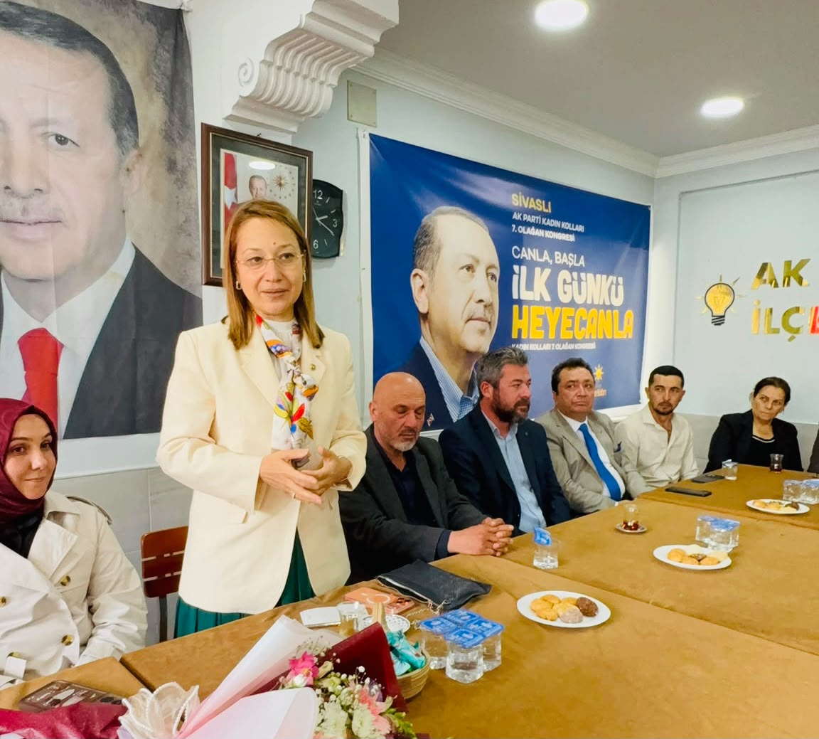 DERYA BAKBAK, TÜRKİYE YÜZYILI BULUŞMALARINDA UŞAKLILARLA BİR ARAYA GELDİ 7 1 1