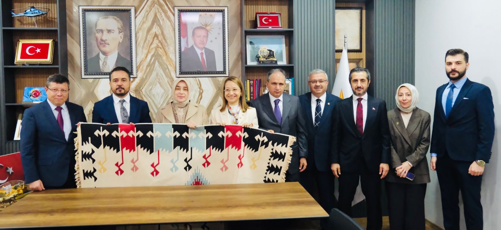 DERYA BAKBAK, TÜRKİYE YÜZYILI BULUŞMALARINDA UŞAKLILARLA BİR ARAYA GELDİ 5 4